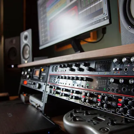Villa Anirok Studios *